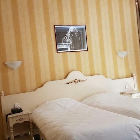 Hotel Au Lion D'Or Ножан-льо-Ротру Екстериор снимка